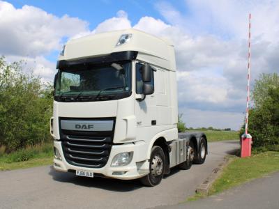 DAF XF 105 460 SUPER SPACE