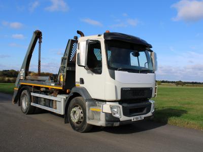VOLVO FL 250 SKIP LOADER
