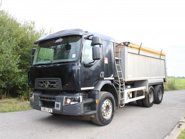 RENAULT C320 6X4 TIPPER