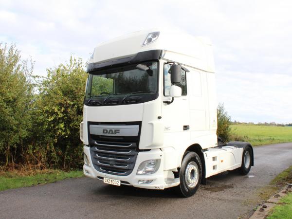 DAF XF 105 460 SUPER SPACE