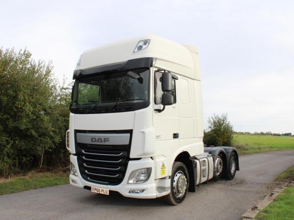DAF XF 105 460 SUPER SPACE
