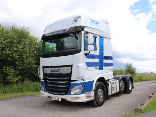 DAF XF 105 530 SUPER SPACE