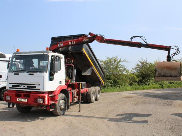 IVECO EUROTRAKKER TIPPER GRAB