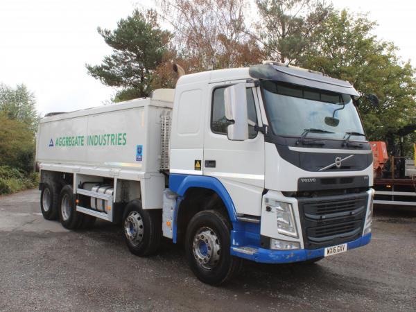 VOLVO FM 450 8X4 TIPPER