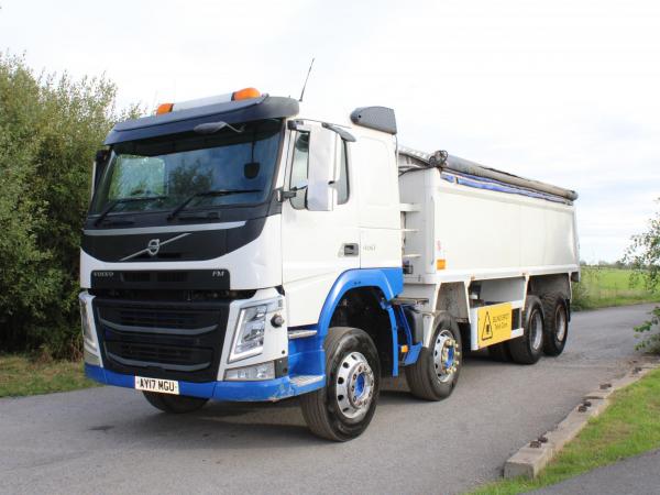 VOLVO FM 450 8X4 TIPPER